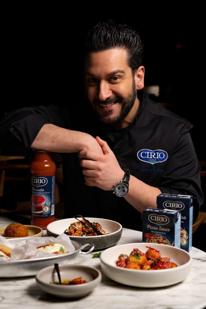 Denny Imbroisi, chef cuisinier et influenceur. Ambassadeur de la marque Cirio. Instagram, Facebook.